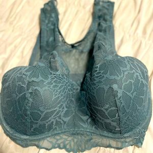 Victoria’s Secret PINK bralette. M-DD